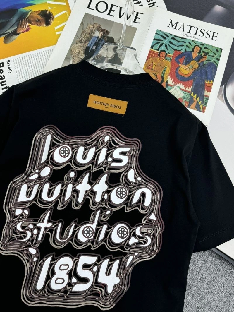 Effortless Louis Vuitton T-Shirts 132309