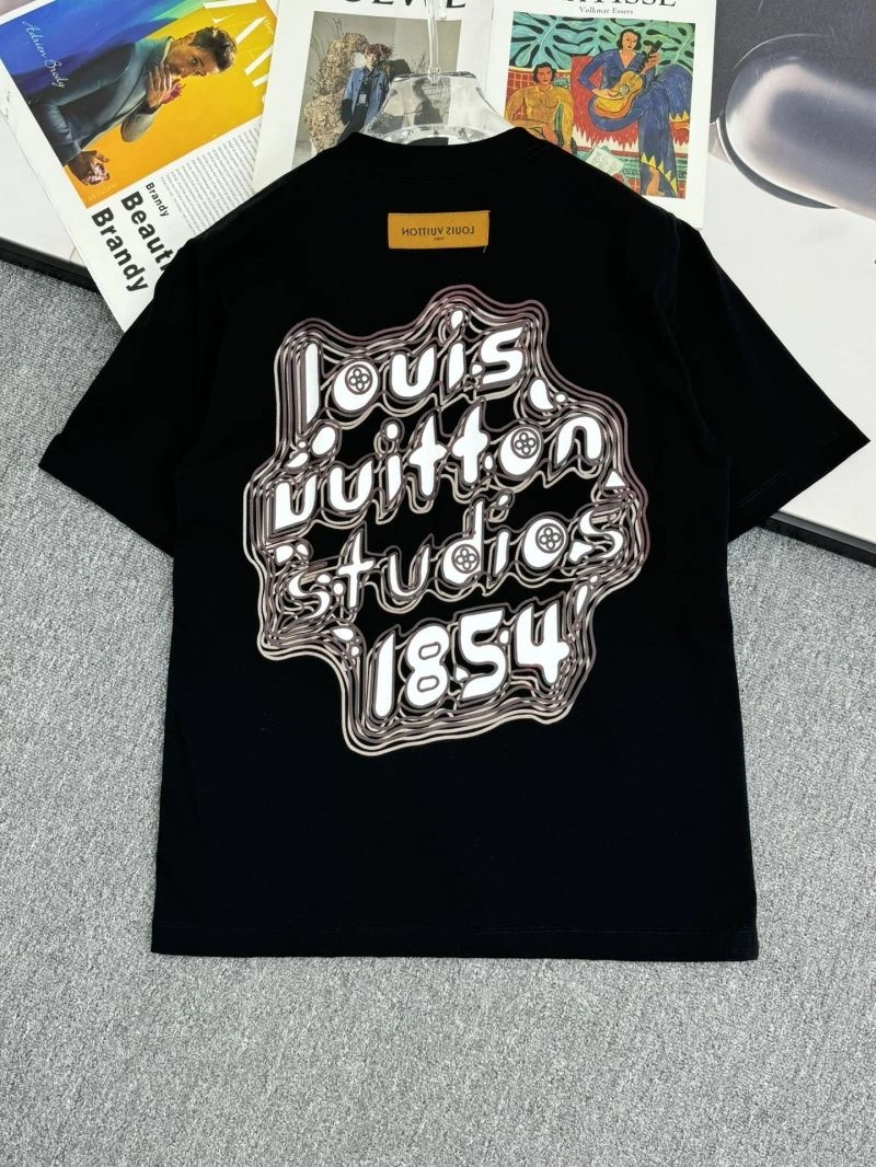 Effortless Louis Vuitton T-Shirts 132309