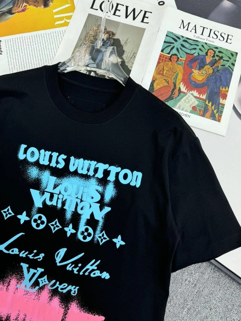 WellDesigned Louis Vuitton T-Shirts 132308