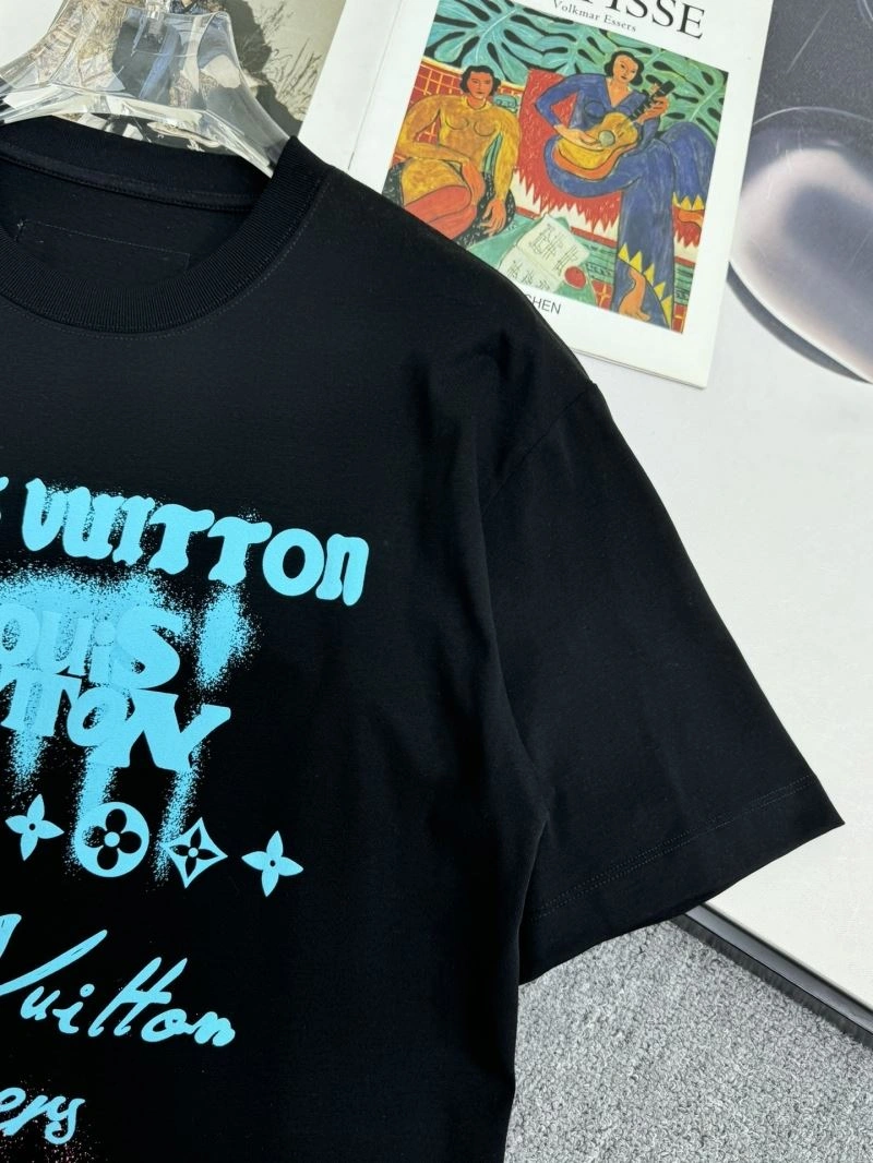 WellDesigned Louis Vuitton T-Shirts 132308