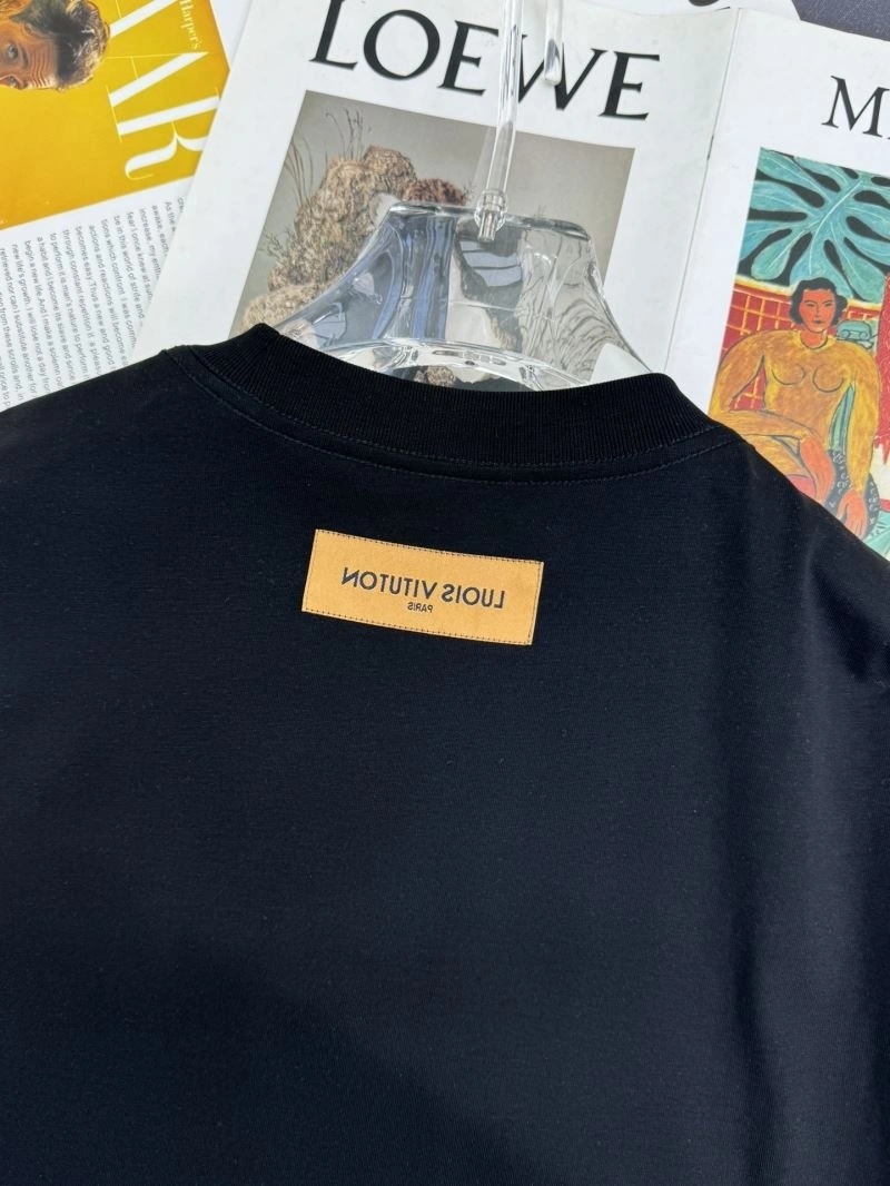 WellDesigned Louis Vuitton T-Shirts 132308