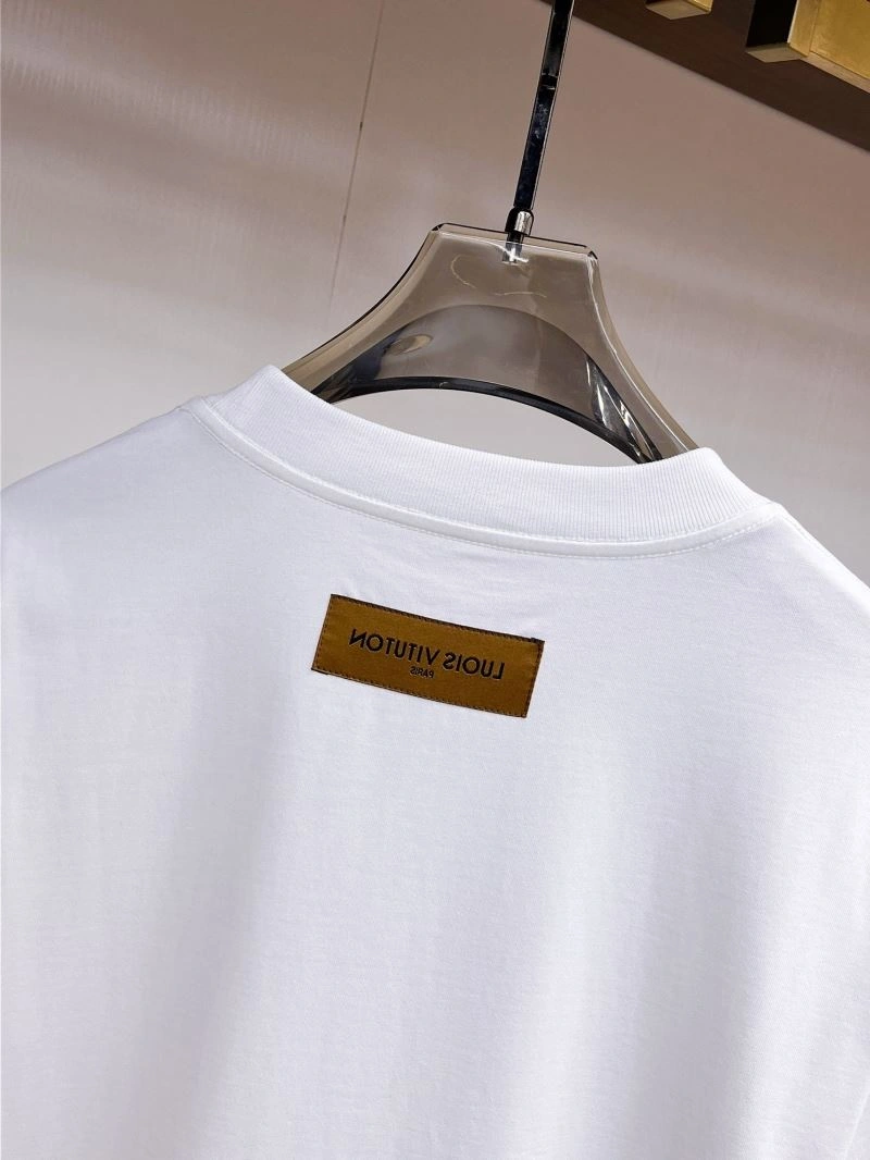 WellDesigned Louis Vuitton T-Shirts 132285