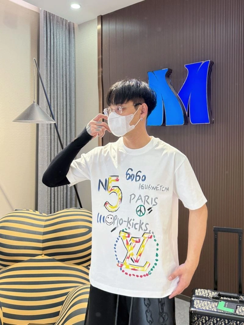 Louis Vuitton T-Shirts Modern 132290