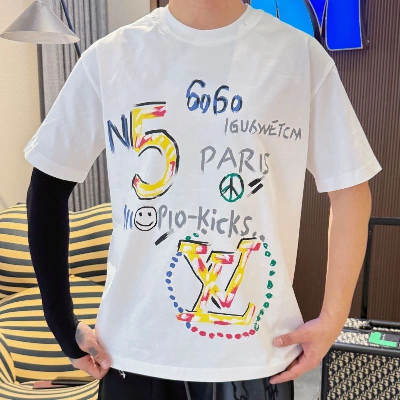 Louis Vuitton T-Shirts Modern 132290