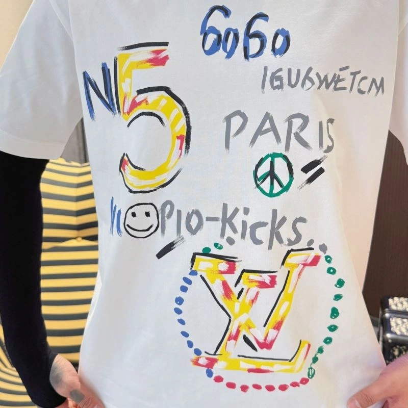 Louis Vuitton T-Shirts Modern 132290