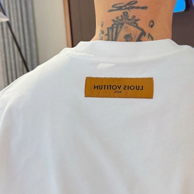 Louis Vuitton T-Shirts Modern 132290