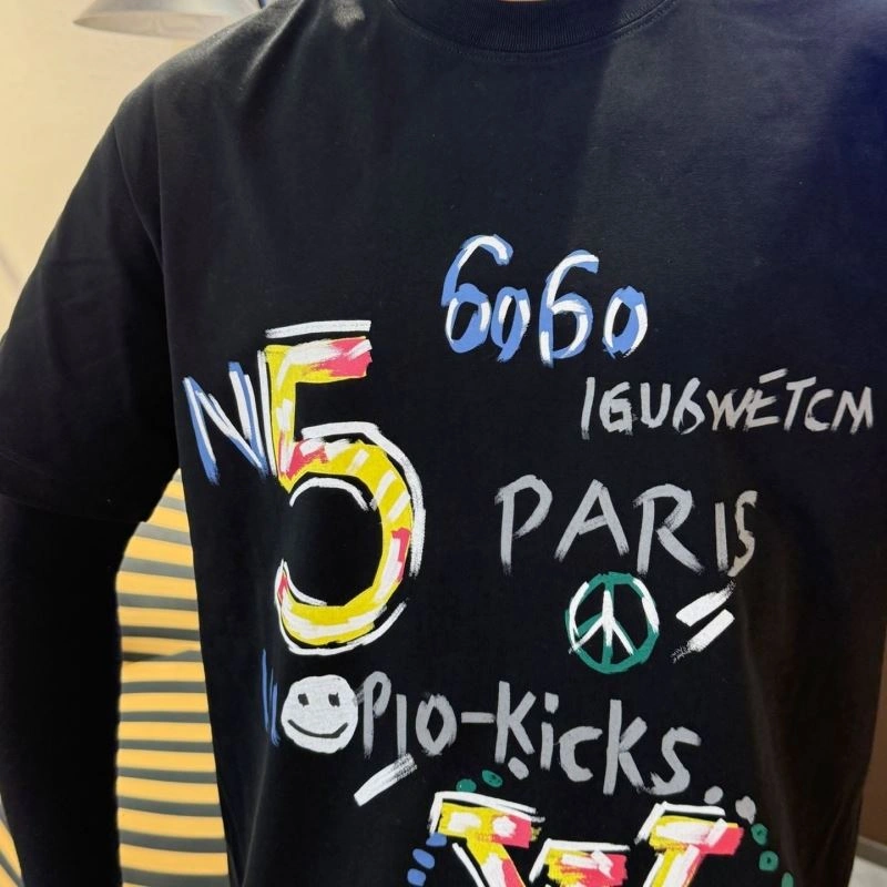 Louis Vuitton T-Shirts Elegant 132292