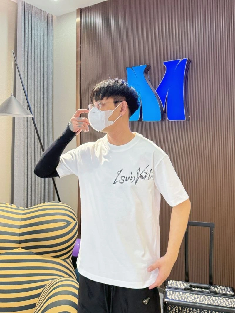 Louis Vuitton T-Shirts GoodFit 132310