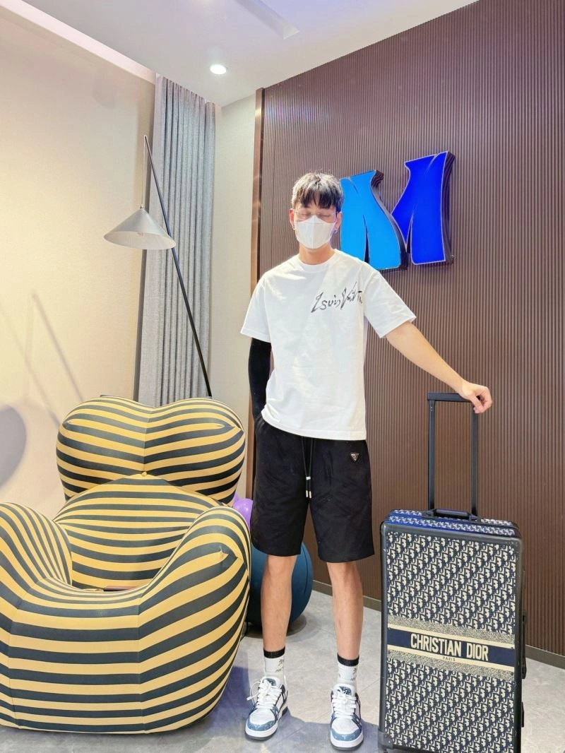 Louis Vuitton T-Shirts GoodFit 132310