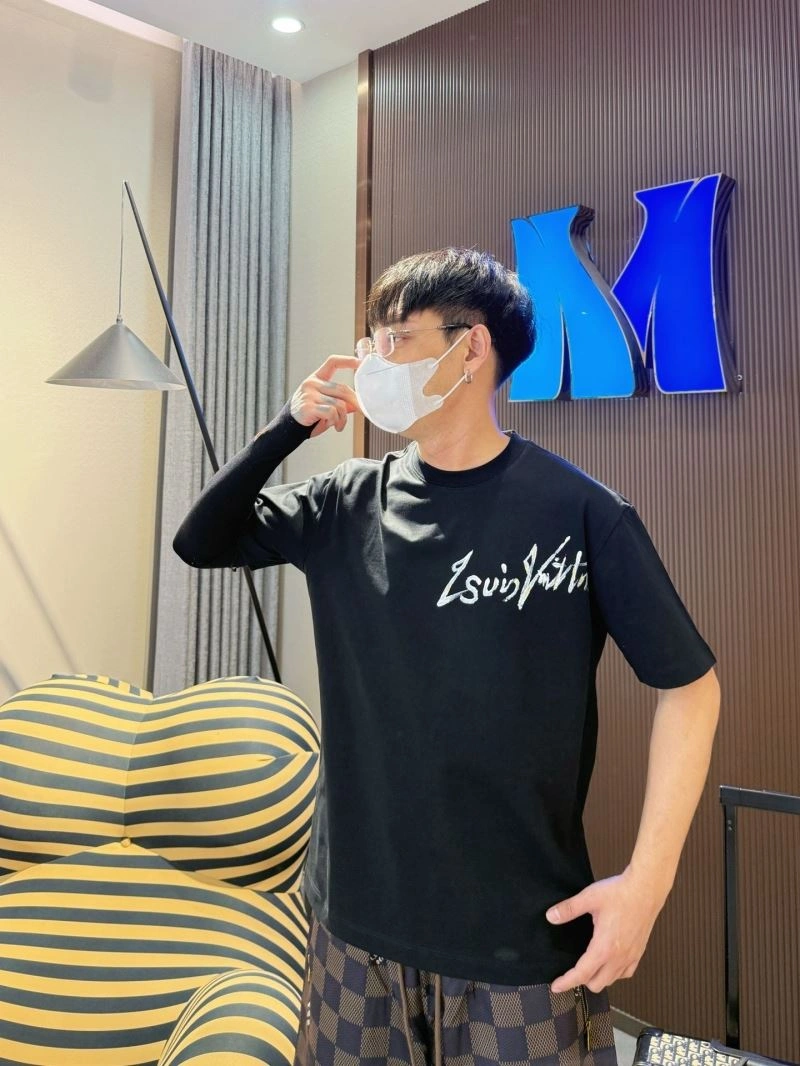 Louis Vuitton T-Shirts Sporty 132305