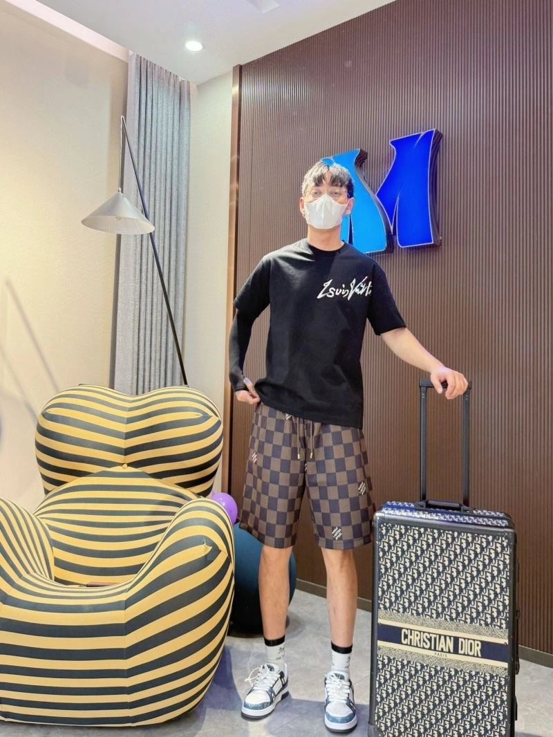 Louis Vuitton T-Shirts Sporty 132305
