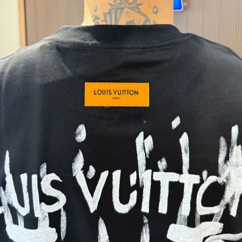 Louis Vuitton T-Shirts Refined 132299