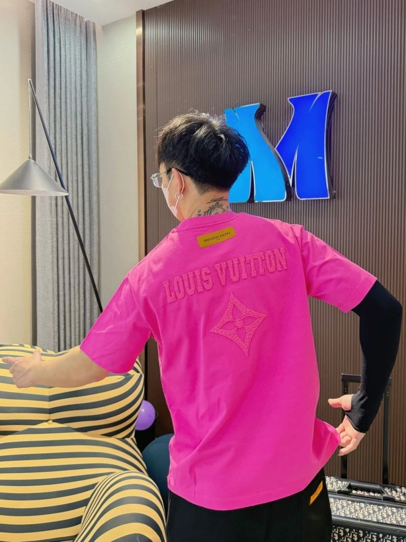 Louis Vuitton T-Shirts Supportive 132301