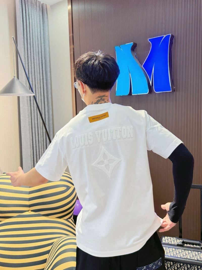Louis Vuitton T-Shirts Fashionable 132291