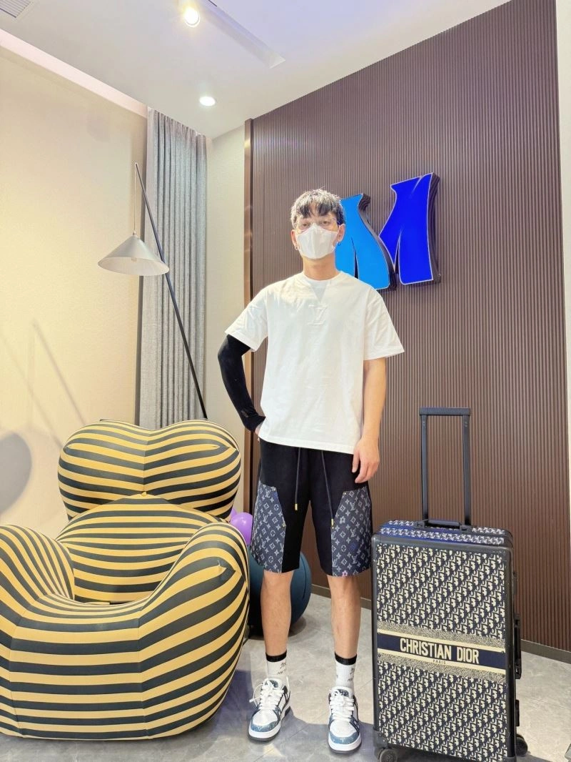 Louis Vuitton T-Shirts Fashionable 132291