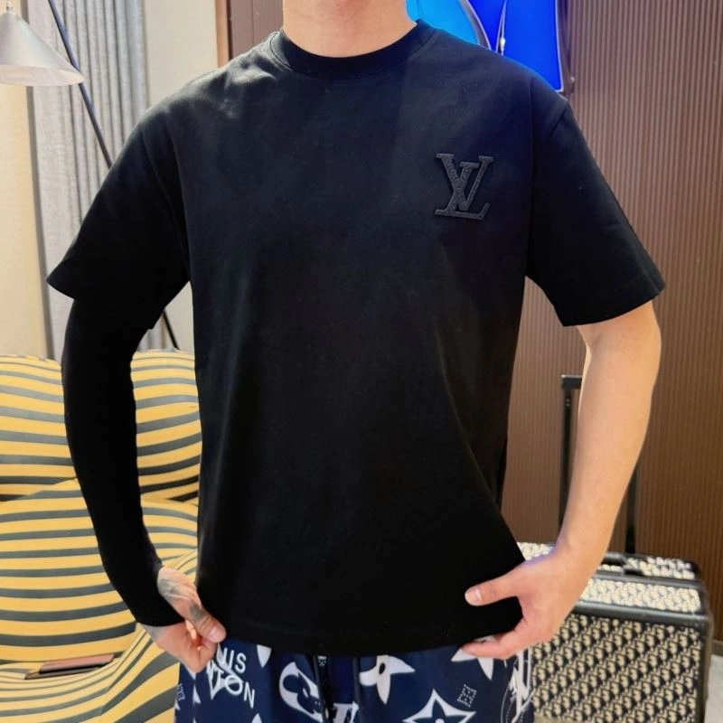 Trendsetting Louis Vuitton T-Shirts 132296