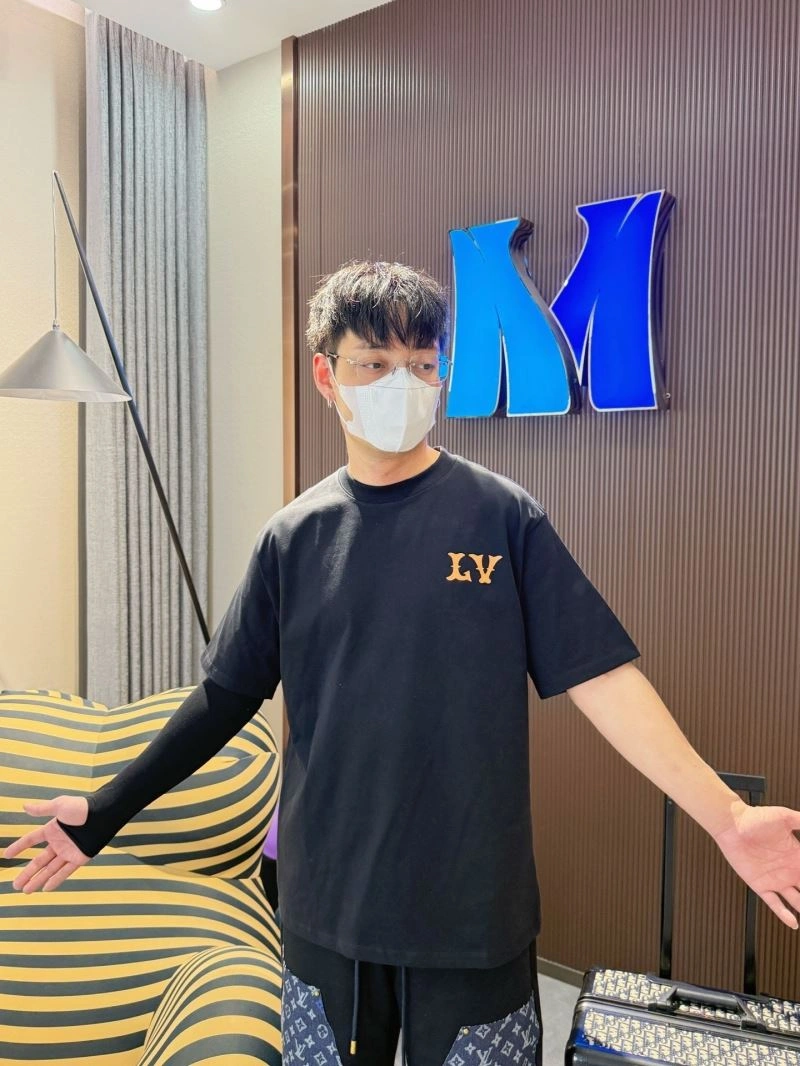 Louis Vuitton T-Shirts Premium 132278