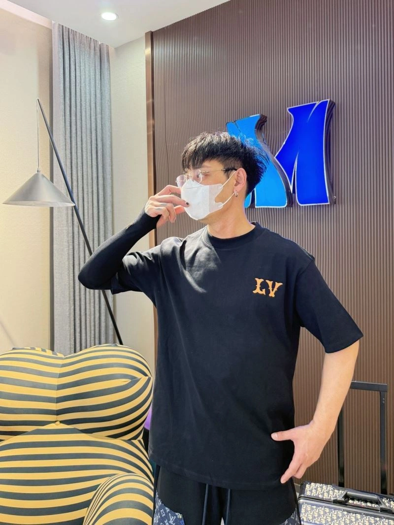 Louis Vuitton T-Shirts Premium 132278
