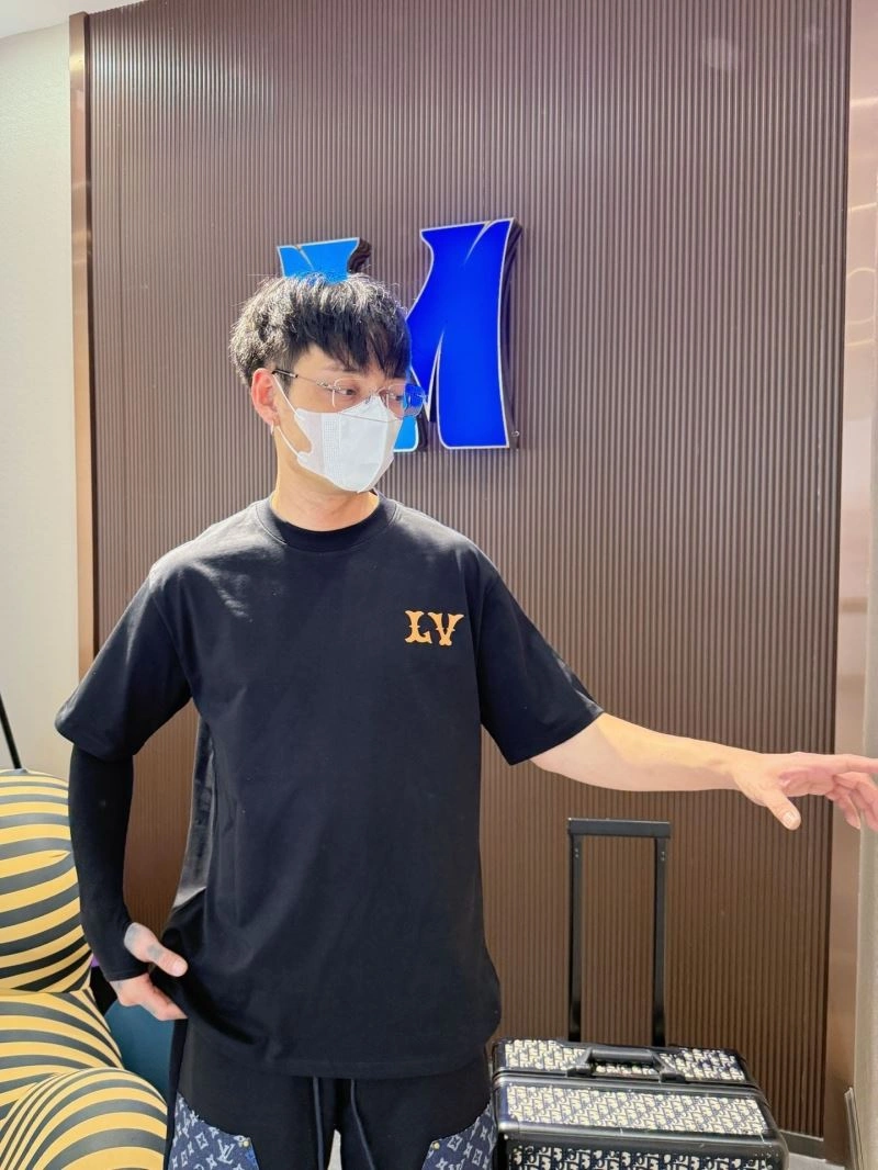 Louis Vuitton T-Shirts Premium 132278