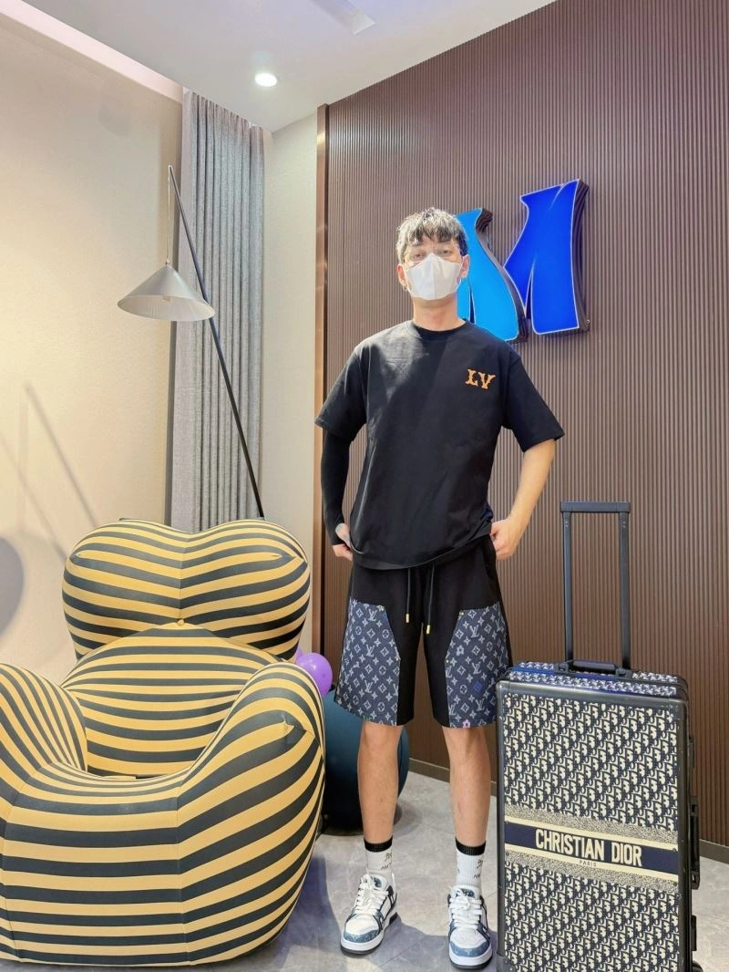 Louis Vuitton T-Shirts Premium 132278