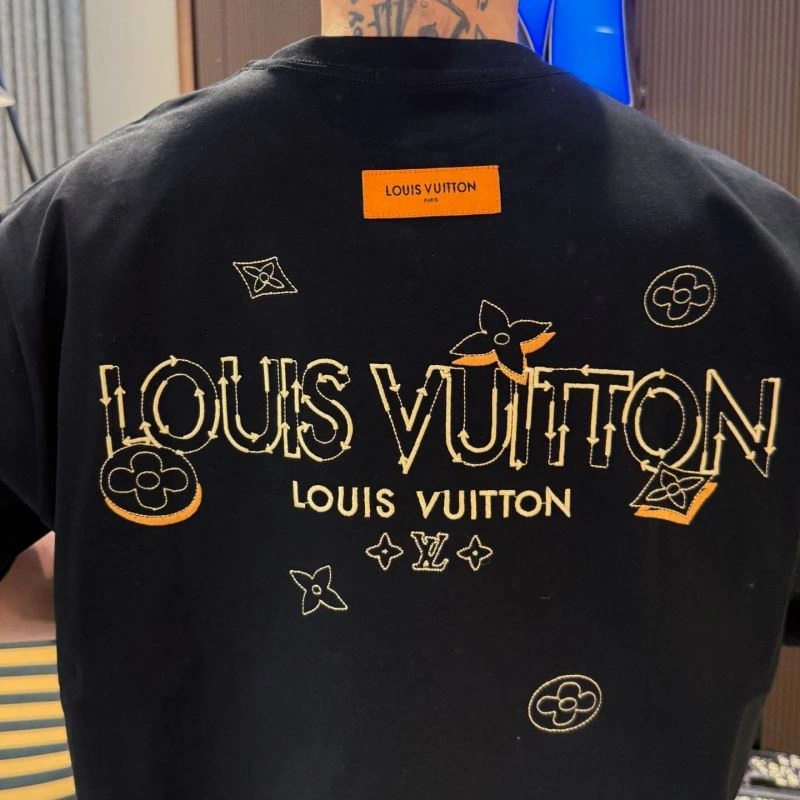 Louis Vuitton T-Shirts Efficient 132279
