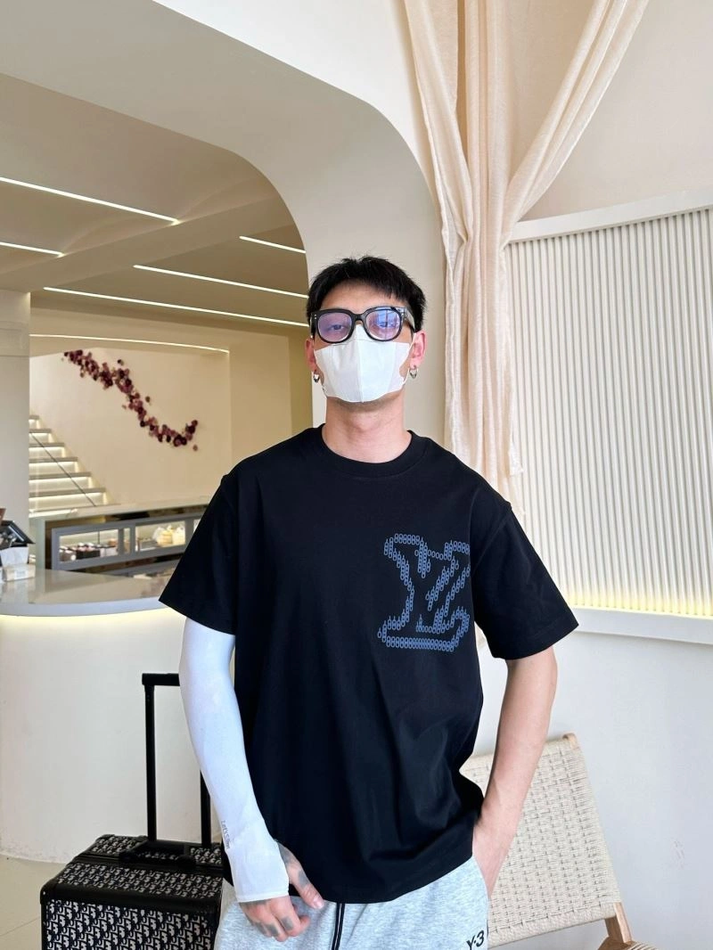 Packable Louis Vuitton T-Shirts 132274