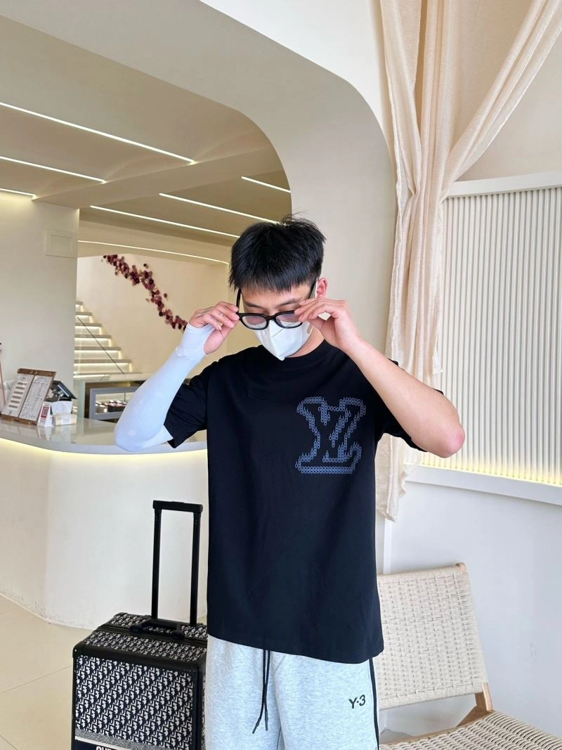 Packable Louis Vuitton T-Shirts 132274