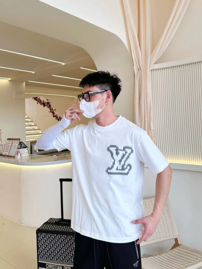 Louis Vuitton T-Shirts Seasonal 132273