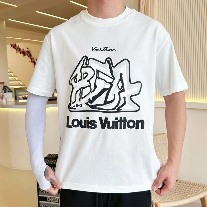 Louis Vuitton T-Shirts Chic 132272