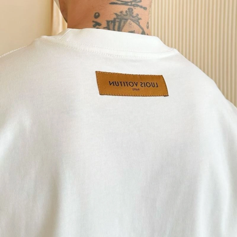 Louis Vuitton T-Shirts Chic 132272