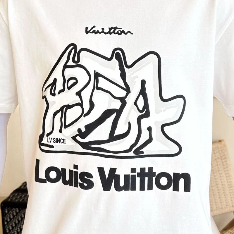 Louis Vuitton T-Shirts Chic 132272
