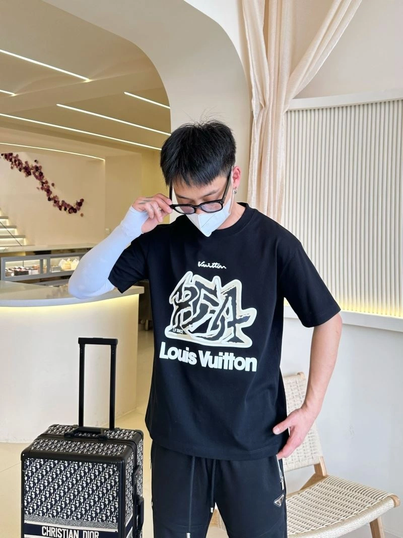 TravelReady Louis Vuitton T-Shirts 132271