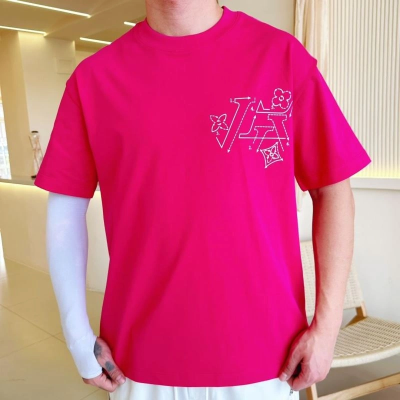 Louis Vuitton T-Shirts UrbanChic 132269