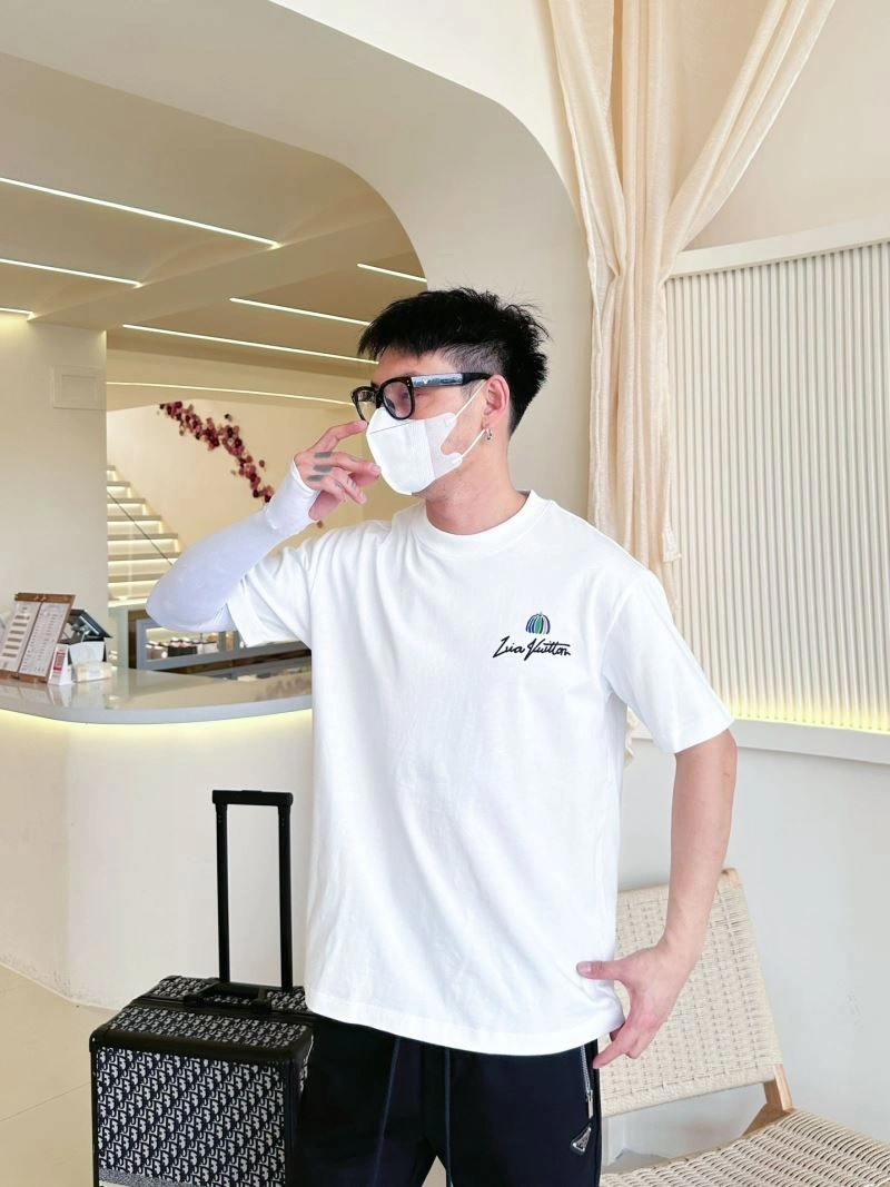 SoftTouch Louis Vuitton T-Shirts 132260