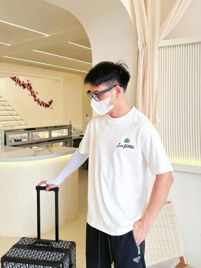 SoftTouch Louis Vuitton T-Shirts 132260