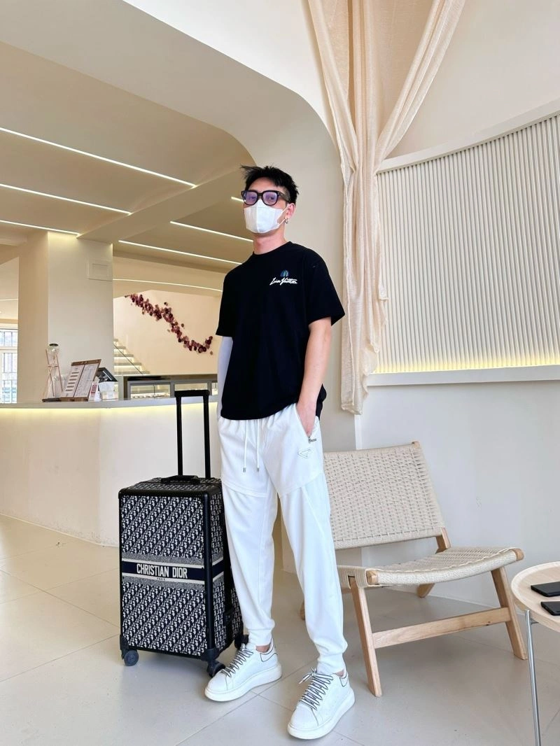 Louis Vuitton T-Shirts TravelReady 132318
