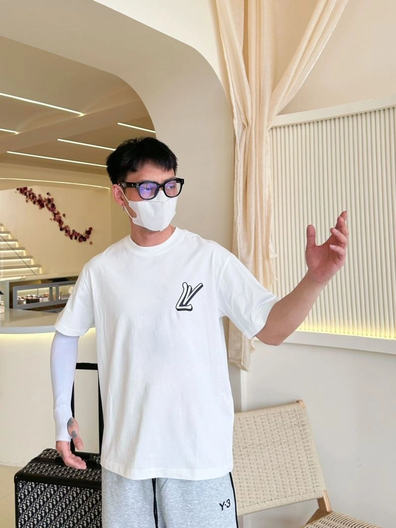 Louis Vuitton T-Shirts Stylish 132258