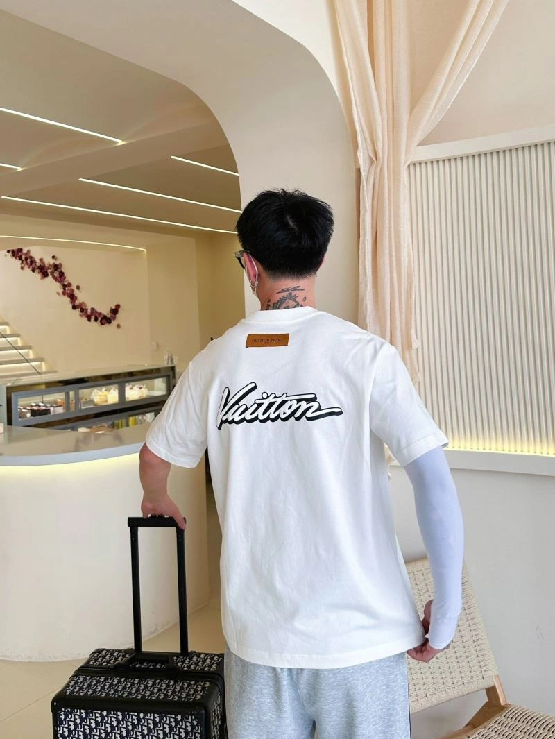 Louis Vuitton T-Shirts Stylish 132258