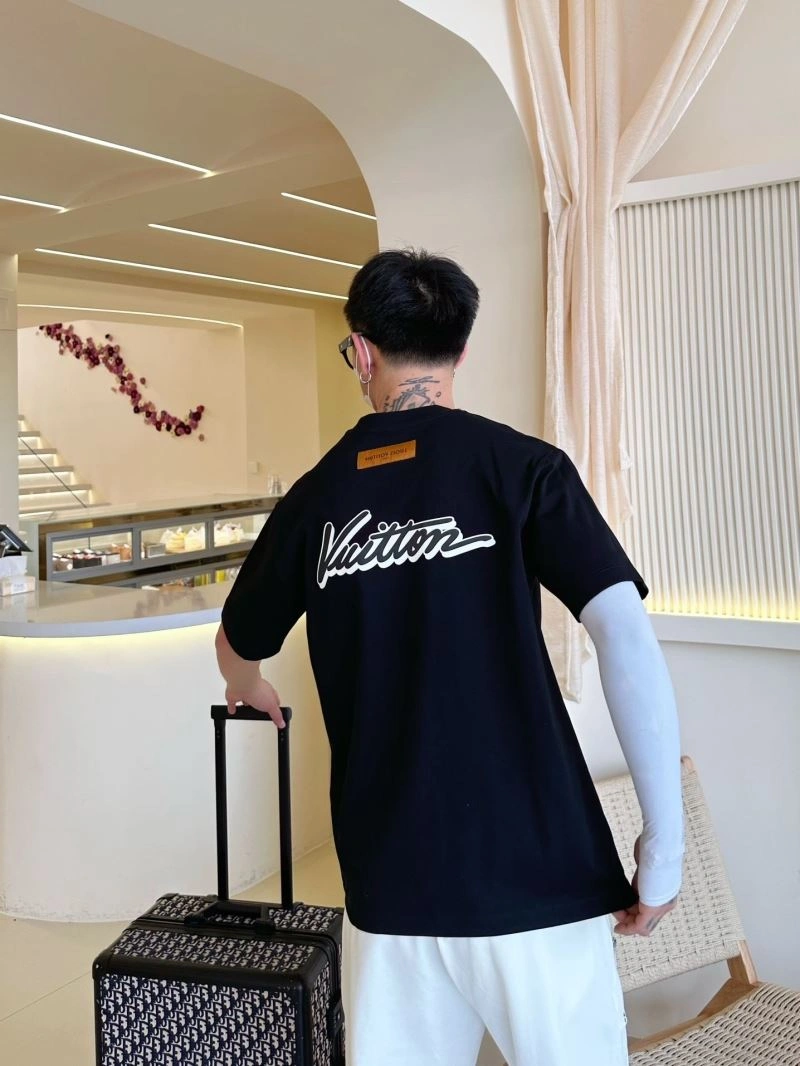 FashionForward Louis Vuitton T-Shirts 132251