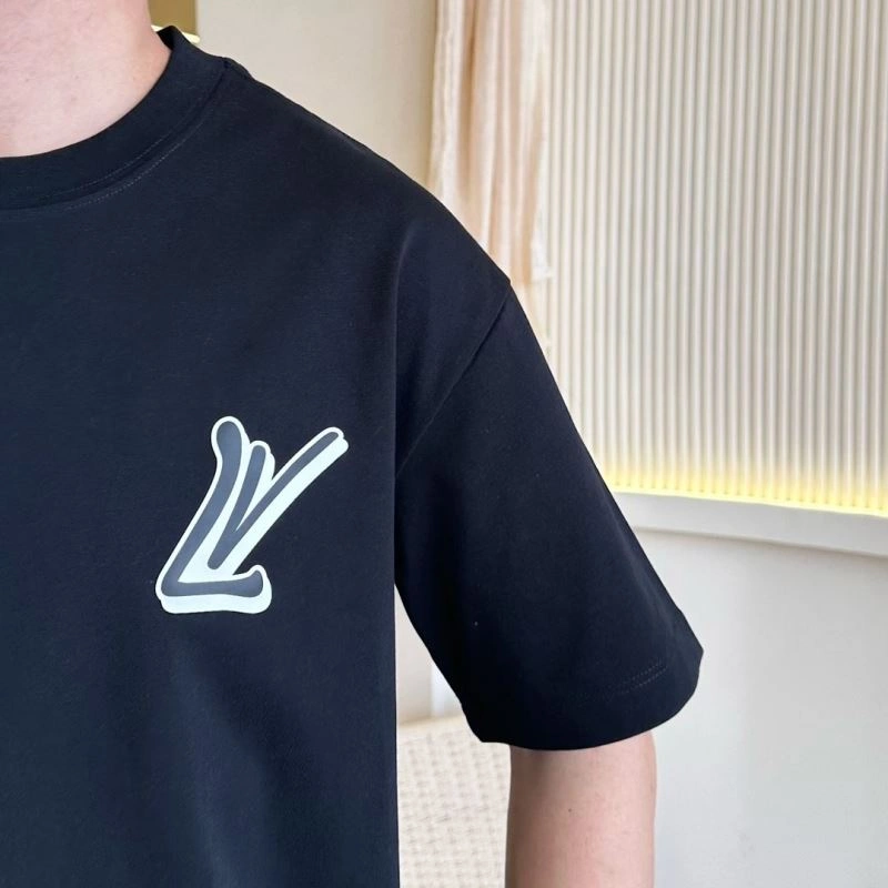 FashionForward Louis Vuitton T-Shirts 132251