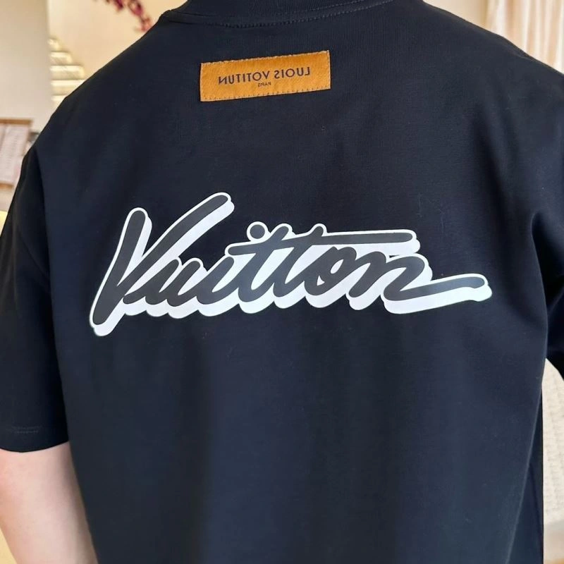 FashionForward Louis Vuitton T-Shirts 132251