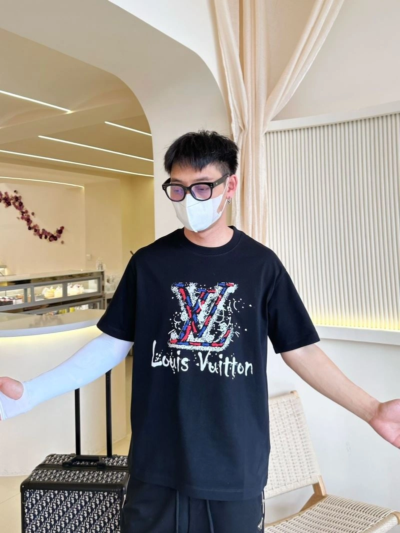 Comfortable Louis Vuitton T-Shirts 132252