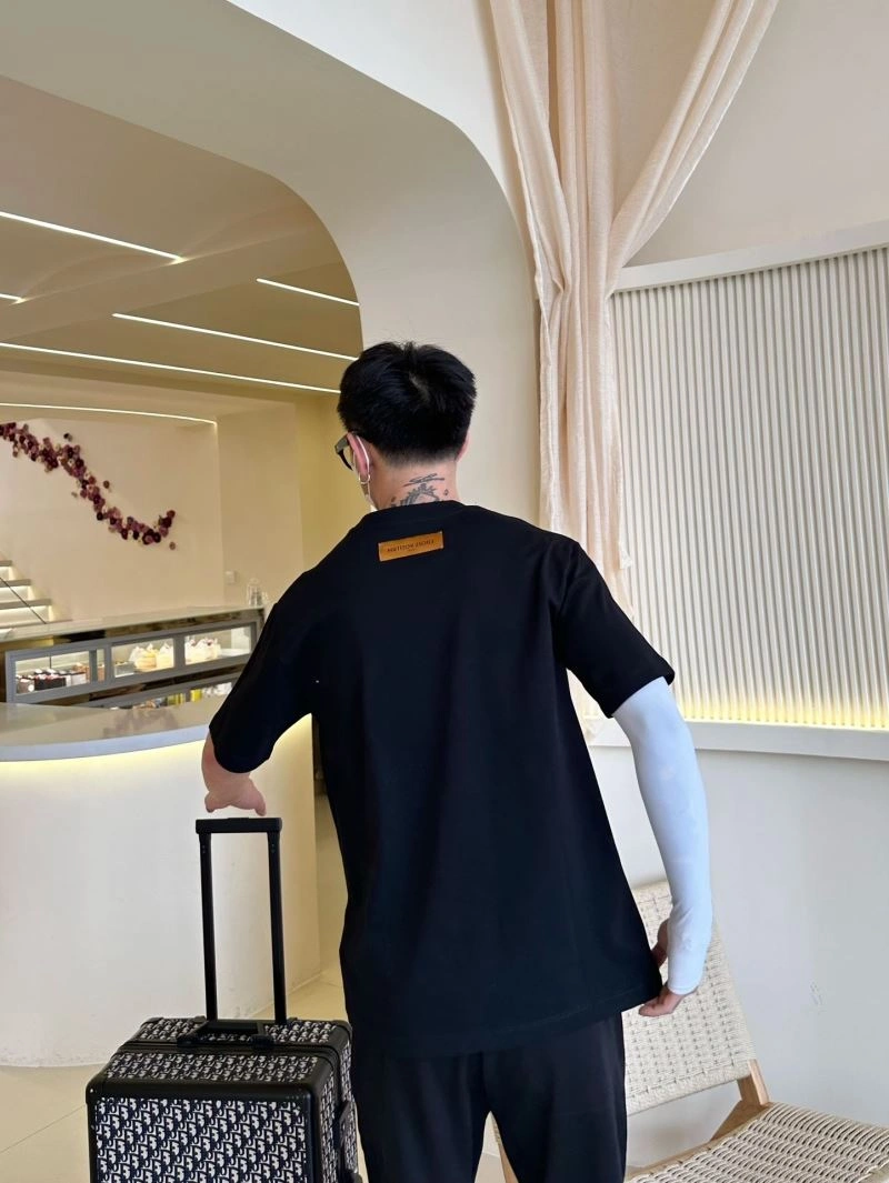 Comfortable Louis Vuitton T-Shirts 132252