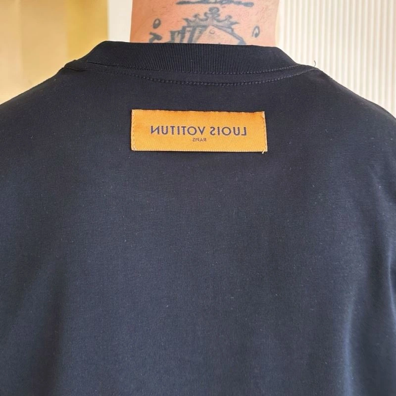 Comfortable Louis Vuitton T-Shirts 132252