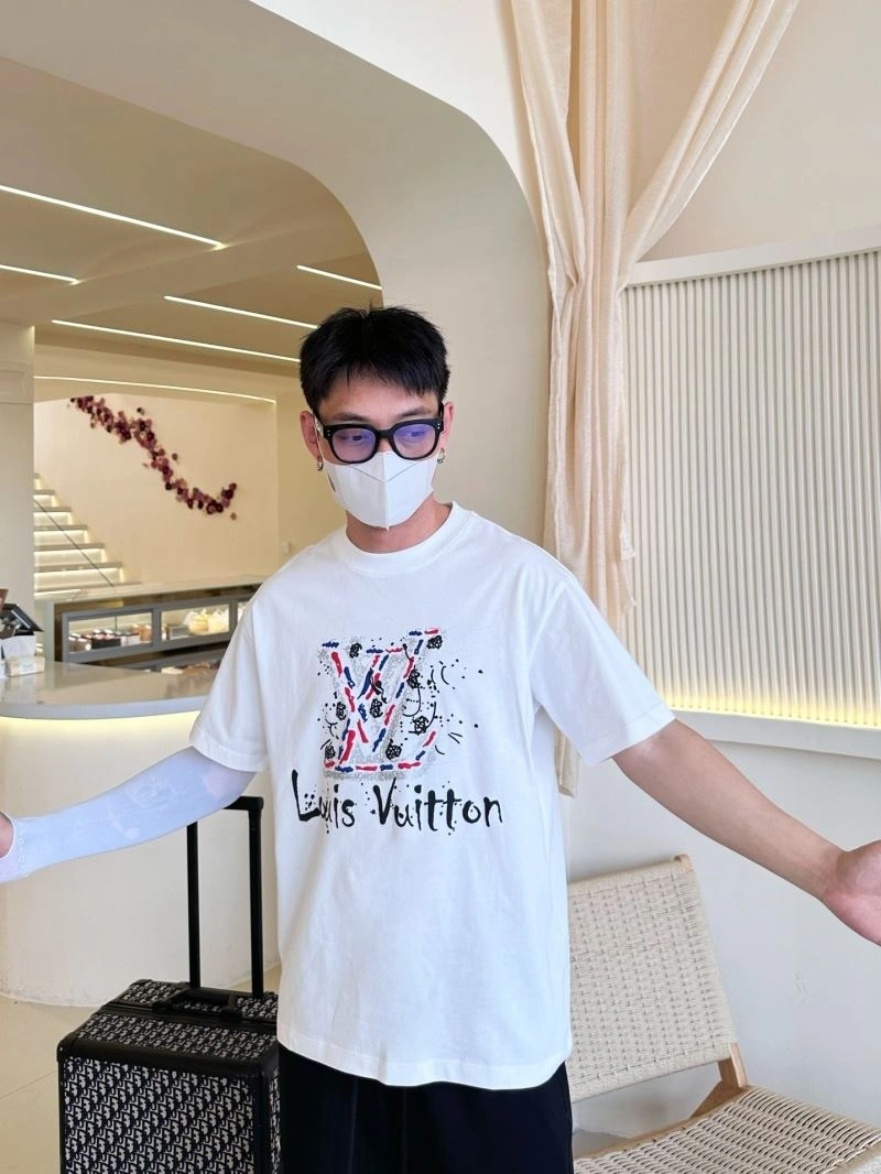 Louis Vuitton T-Shirts Unisex 132261