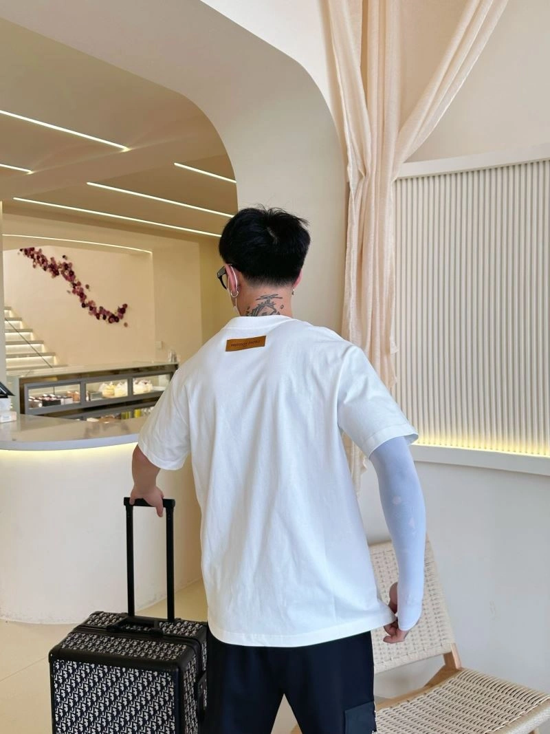 Louis Vuitton T-Shirts Unisex 132261
