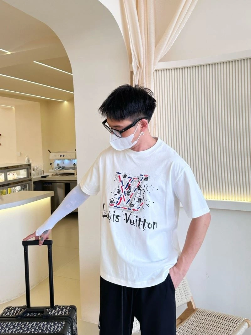 Louis Vuitton T-Shirts Unisex 132261
