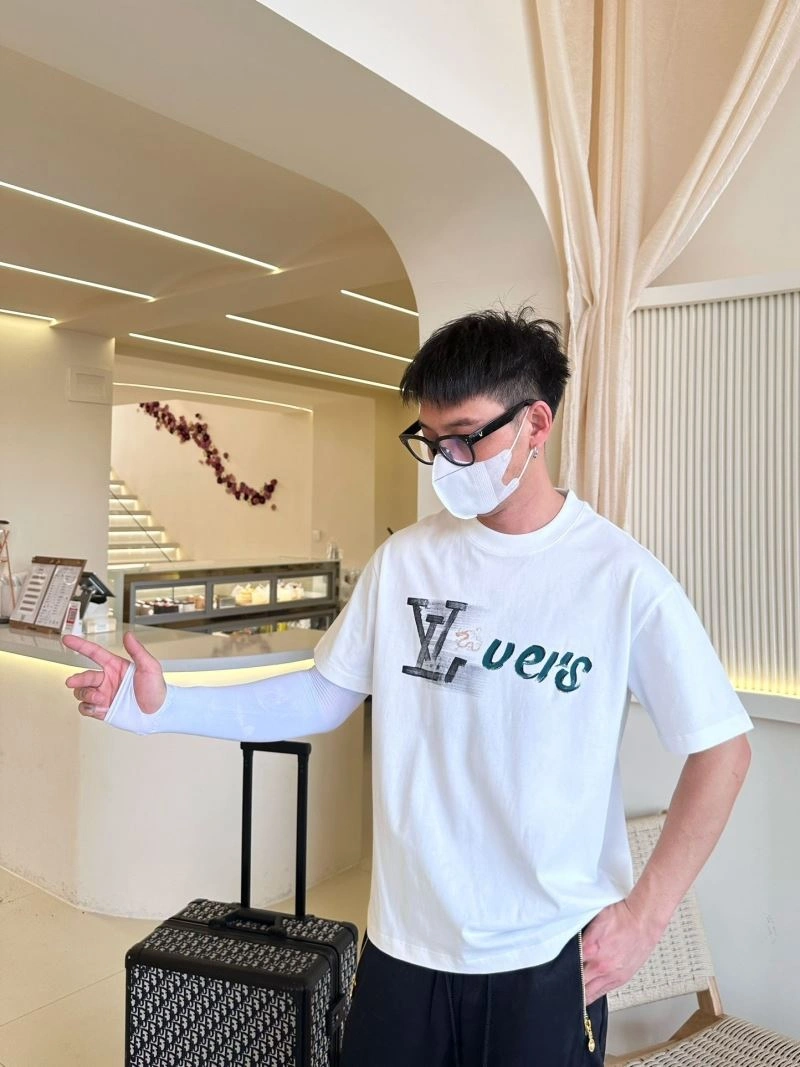 SmartChoice Louis Vuitton T-Shirts 132253