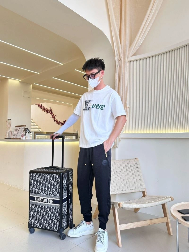 SmartChoice Louis Vuitton T-Shirts 132253