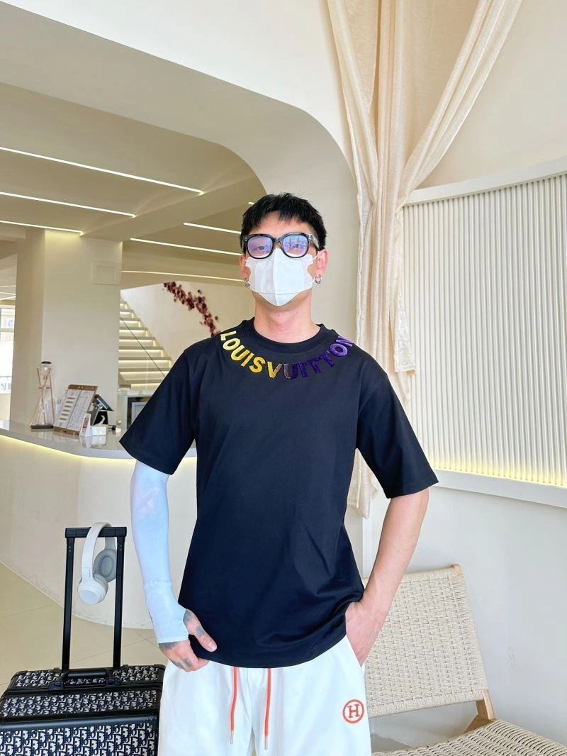 Trendy Louis Vuitton T-Shirts 132249